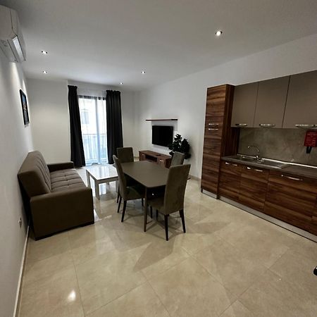 Modern 1 Bedroom Apartment In Gzira Esterno foto