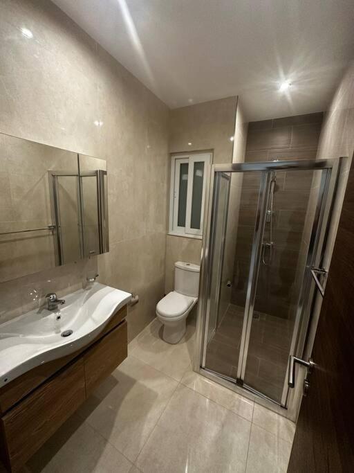 Modern 1 Bedroom Apartment In Gzira Esterno foto